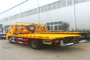 田东附近拖车救援搭电