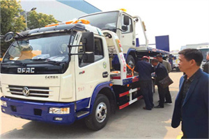 田东汽车道路救援拖车价格